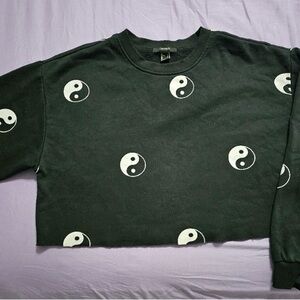 Forever 21 Black Yin Yang Sweatshirt Crop